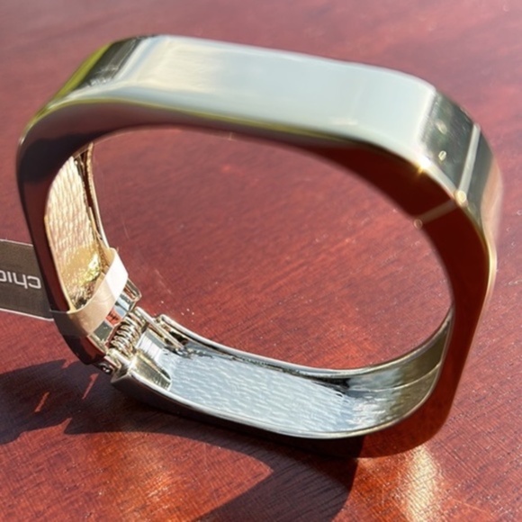 New Chico’s bangle bracelet (1) - Picture 1 of 12